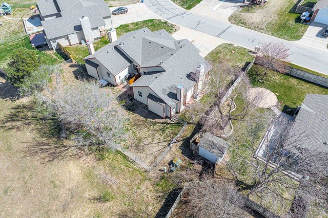 122 E Eagle Watch St, Mulvane, KS 67110