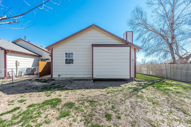 122 E Eagle Watch St, Mulvane, KS 67110