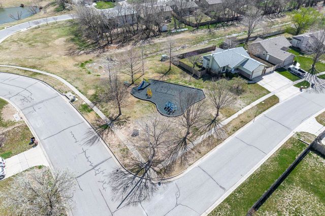 122 E Eagle Watch St, Mulvane, KS 67110