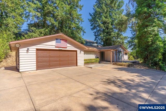 2091 Eola Dr NW, Salem, OR 97304
