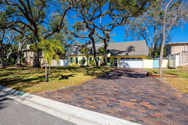 8279 29TH AVENUE N, St Petersburg, FL 33710