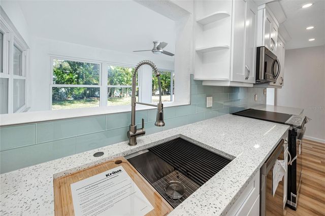 8279 29TH AVENUE N, St Petersburg, FL 33710