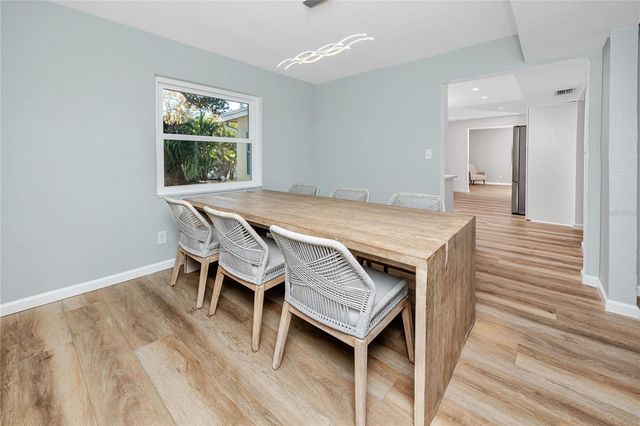 8279 29TH AVENUE N, St Petersburg, FL 33710