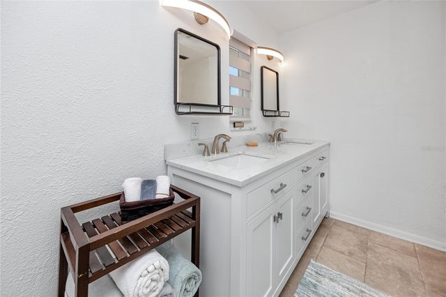 8279 29TH AVENUE N, St Petersburg, FL 33710