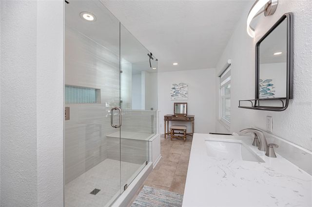 8279 29TH AVENUE N, St Petersburg, FL 33710