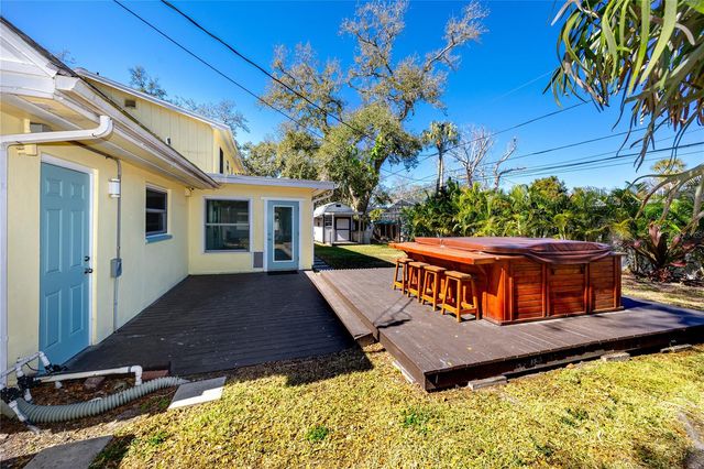 8279 29TH AVENUE N, St Petersburg, FL 33710