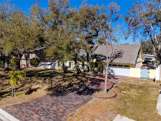 8279 29TH AVENUE N, St Petersburg, FL 33710