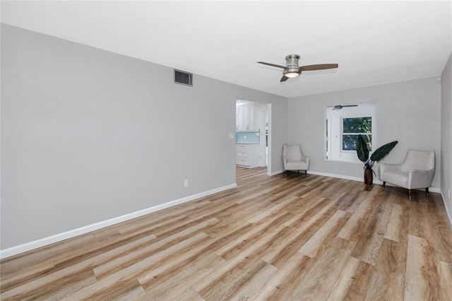 8279 29TH AVENUE N, St Petersburg, FL 33710