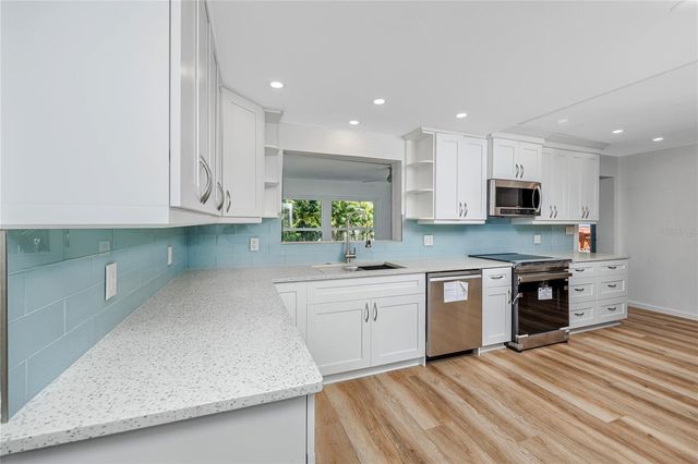 8279 29TH AVENUE N, St Petersburg, FL 33710