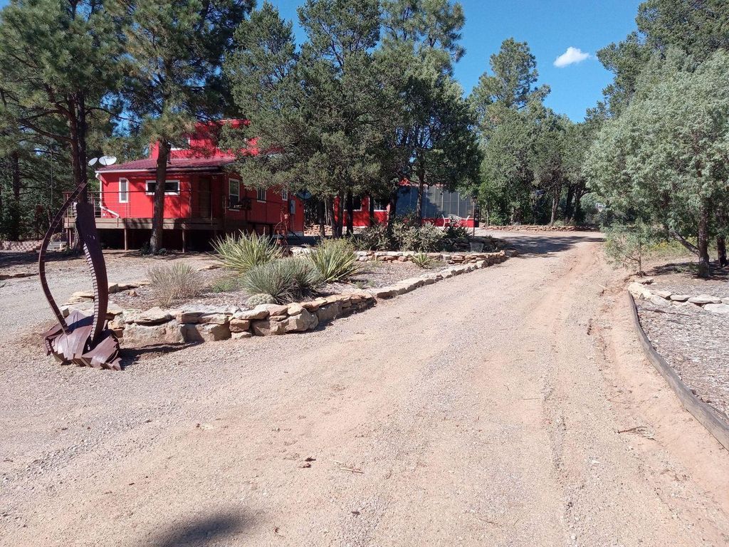 64 McMillen Road, Tijeras, NM 87059