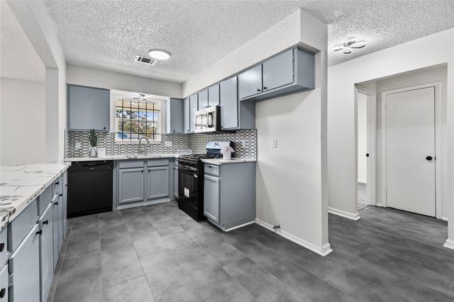 10027 Valley Sun Drive, Houston, TX 77078