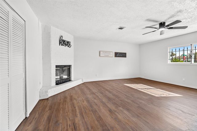 10027 Valley Sun Drive, Houston, TX 77078