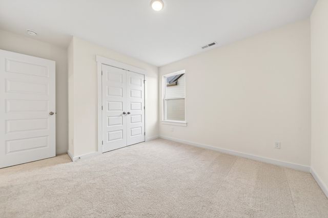 404 Old Springs Ln, Gallatin, TN 37066