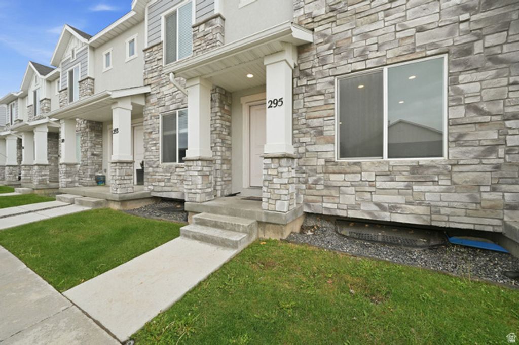 295 W SPRUCE WAY, Santaquin, UT 84655