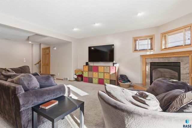 3508 S Judy Ave Avenue, Sioux Falls, SD 57103