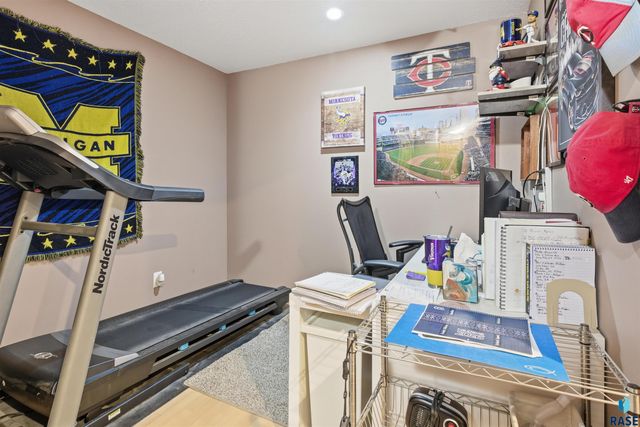 3508 S Judy Ave Avenue, Sioux Falls, SD 57103