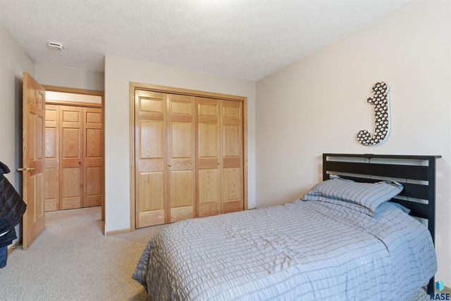 3508 S Judy Ave Avenue, Sioux Falls, SD 57103