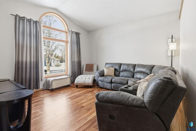 3508 S Judy Ave Avenue, Sioux Falls, SD 57103