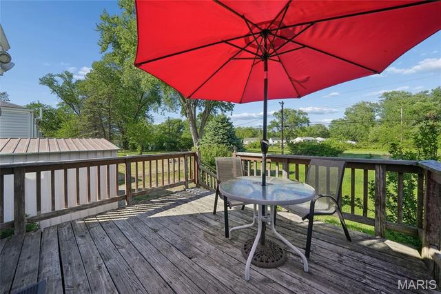 831 Loekes Drive, Florissant, MO 63031