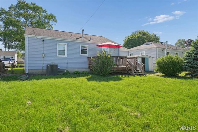 831 Loekes Drive, Florissant, MO 63031