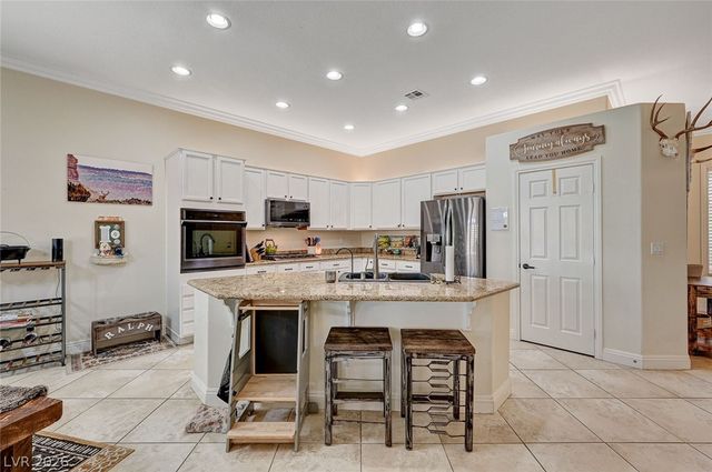 7030 Painted Paradise Street, Las Vegas, NV 89131