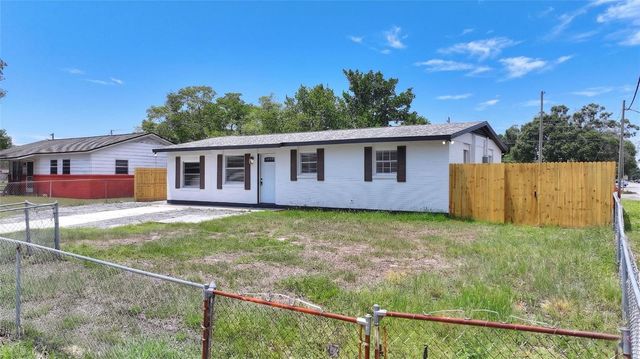 8204 ALLAMANDA AVENUE, Tampa, FL 33619