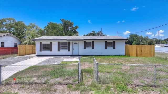8204 ALLAMANDA AVENUE, Tampa, FL 33619