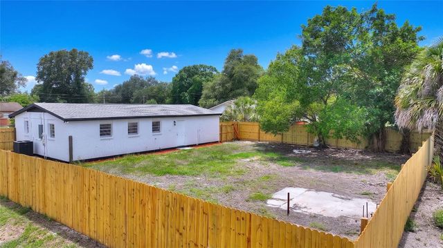 8204 ALLAMANDA AVENUE, Tampa, FL 33619