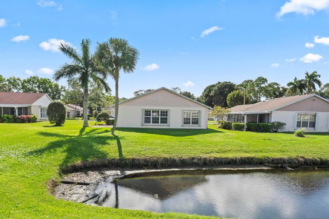1261 Pine Sage Circle, West Palm Beach, FL 33409