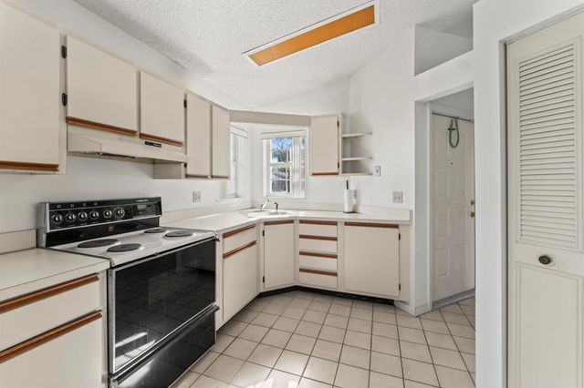 1261 Pine Sage Circle, West Palm Beach, FL 33409