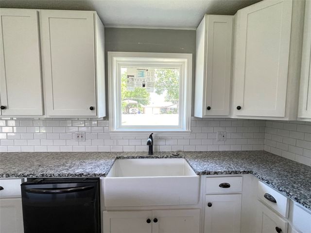 52 Quail Run Road, Sherman, TX 75090