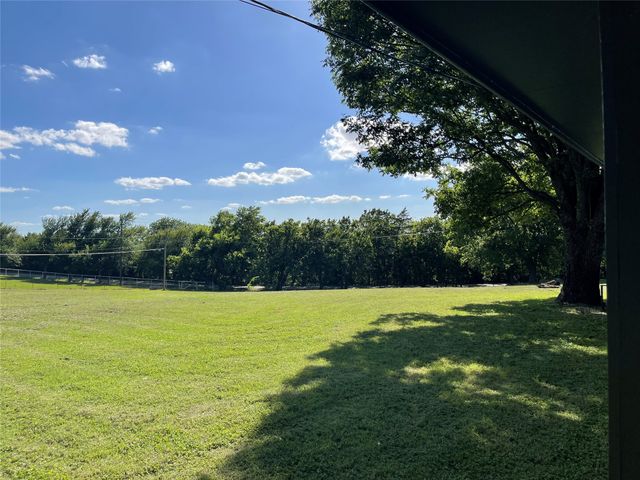 52 Quail Run Road, Sherman, TX 75090