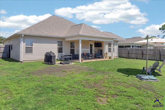 129 Savannah Lane, Bonaire, GA 31005