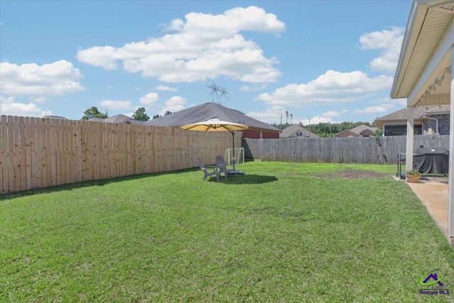 129 Savannah Lane, Bonaire, GA 31005