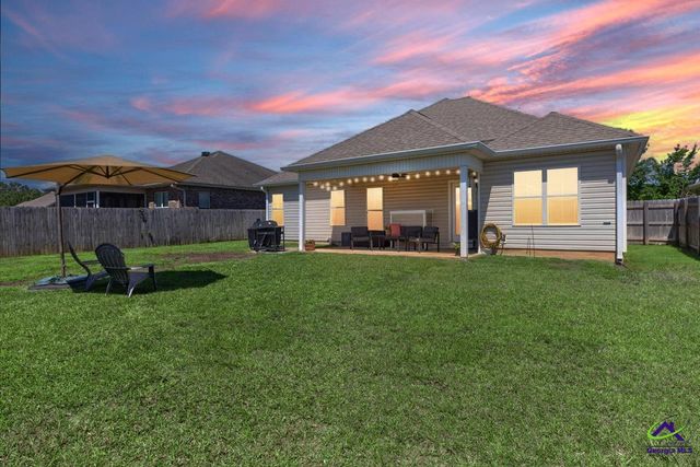 129 Savannah Lane, Bonaire, GA 31005
