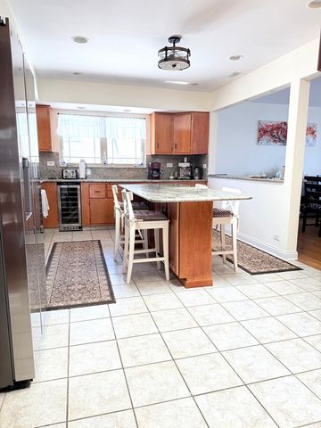 5010 Woodrow Avenue, Mchenry, IL 60051