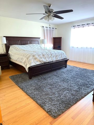 5010 Woodrow Avenue, Mchenry, IL 60051