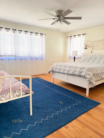 5010 Woodrow Avenue, Mchenry, IL 60051