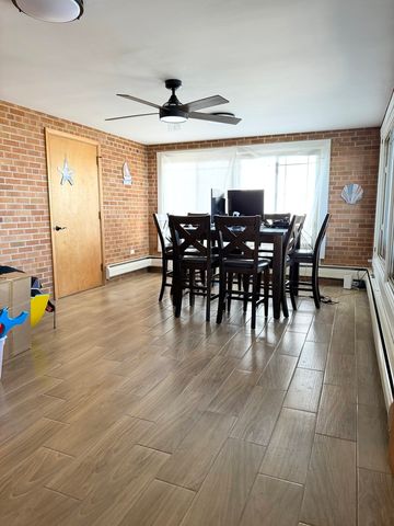 5010 Woodrow Avenue, Mchenry, IL 60051