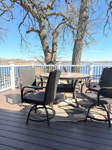 5010 Woodrow Avenue, Mchenry, IL 60051