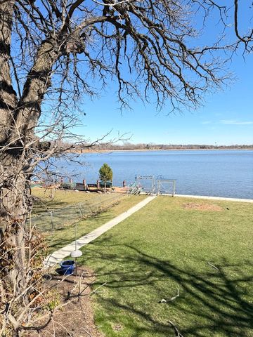 5010 Woodrow Avenue, Mchenry, IL 60051