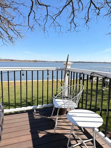 5010 Woodrow Avenue, Mchenry, IL 60051