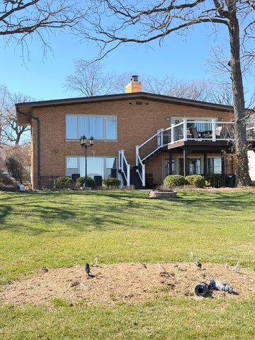 5010 Woodrow Avenue, Mchenry, IL 60051