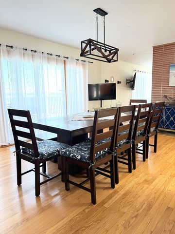 5010 Woodrow Avenue, Mchenry, IL 60051