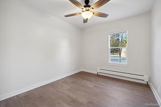 3575 Knollview Avenue, West Bloomfield, MI 48324