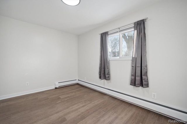 3575 Knollview Avenue, West Bloomfield, MI 48324