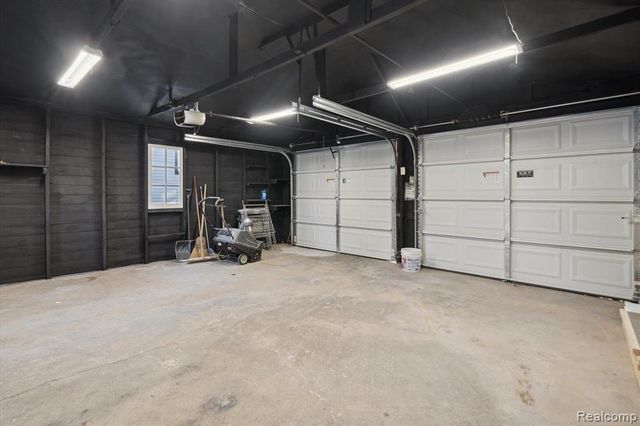 3575 Knollview Avenue, West Bloomfield, MI 48324