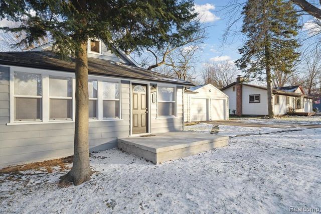 3575 Knollview Avenue, West Bloomfield, MI 48324