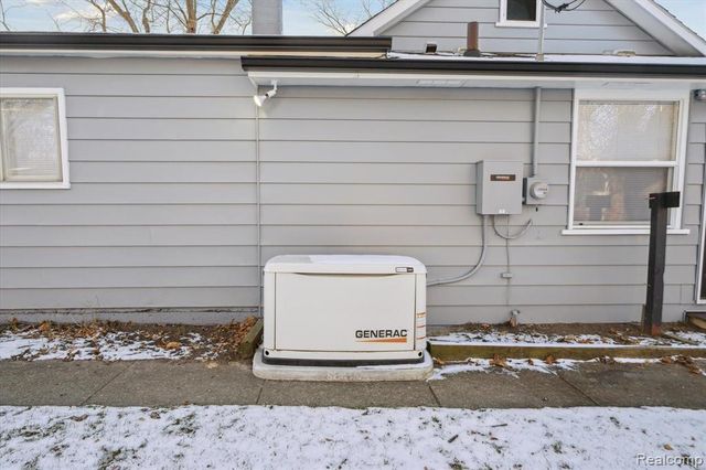 3575 Knollview Avenue, West Bloomfield, MI 48324