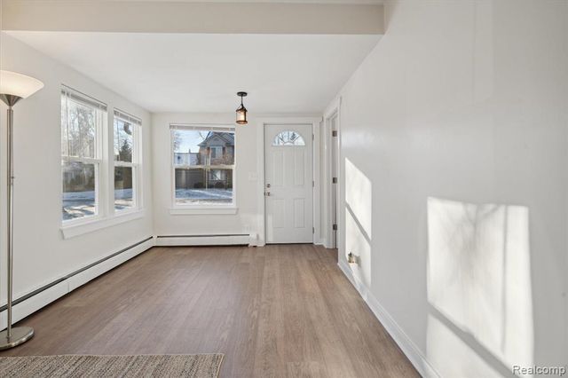 3575 Knollview Avenue, West Bloomfield, MI 48324